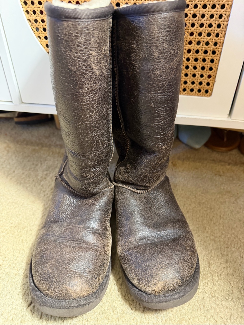 UGG Classic Tall Bomber 5804 Women’s W8 Brown Leather Sheepskin Discontinued